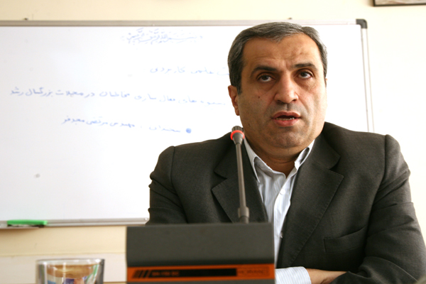 نشست «شیوه‌های فعال‌سازی مخاطبان مجلات بزرگسال رشد»، دی 90