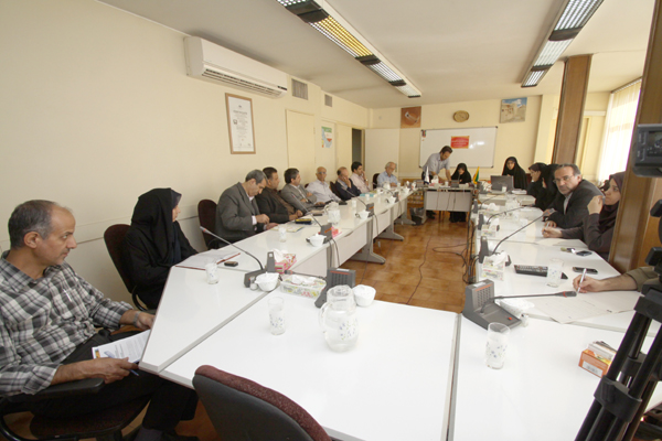 نشست علمی کاربردی بررسی مجلات آموزشی در هند و کانادا و انگلستان