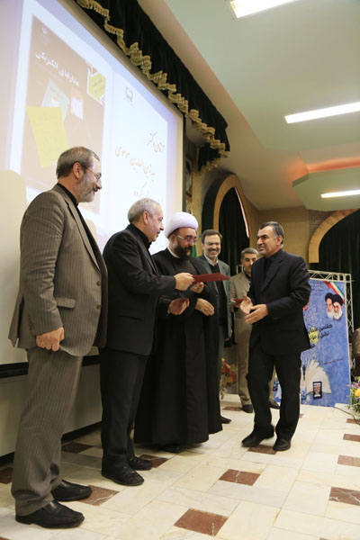 تجلیل از پدیدآورندگان مواد و رسانه‌های آموزشی؛ 18 آبان 92