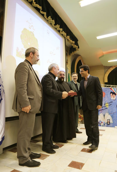 تجلیل از پدیدآورندگان مواد و رسانه‌های آموزشی؛ 18 آبان 92