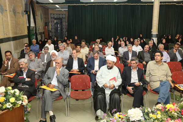 نکوداشت صدمین شماره انتشار رشد قرآن و معارف اسلامی