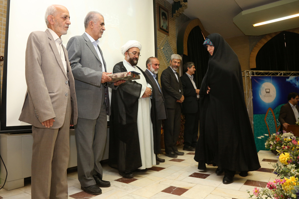 نکوداشت صدمین شماره انتشار رشد قرآن و معارف اسلامی