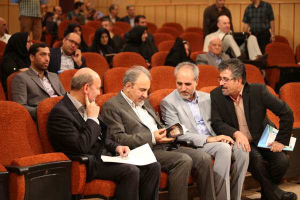 مراسم رونمایی از کتاب در تمنای یادگیری؛ 9 شهریور 95؛ شرکت افست