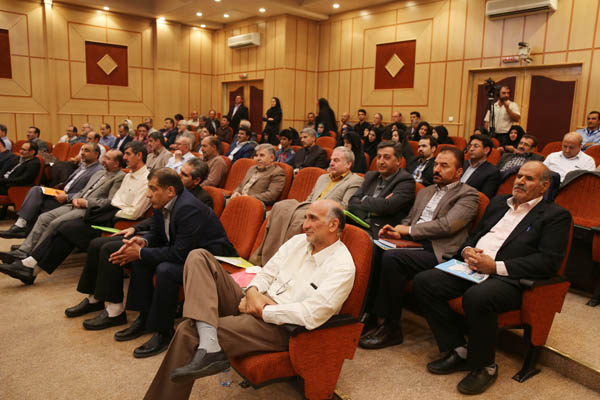 مراسم رونمایی از کتاب در تمنای یادگیری؛ 9 شهریور 95؛ شرکت افست