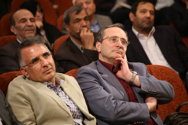 مراسم رونمایی از کتاب در تمنای یادگیری؛ 9 شهریور 95؛ شرکت افست