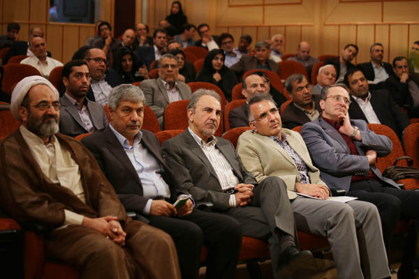 مراسم رونمایی از کتاب در تمنای یادگیری؛ 9 شهریور 95؛ شرکت افست