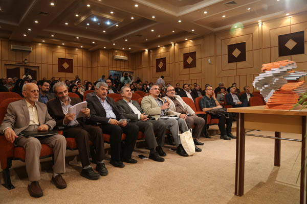 مراسم رونمایی از کتاب در تمنای یادگیری؛ 9 شهریور 95؛ شرکت افست