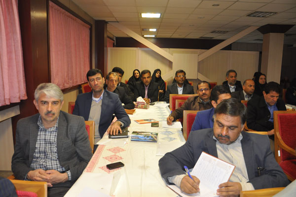 نشست هم‌اندیشی مجلات رشد با نمایندگان استان‌های بوشهر و یزد