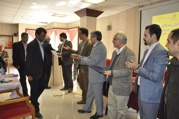 نشست هم‌اندیشی مجلات رشد با نمایندگان استان‌های بوشهر و یزد