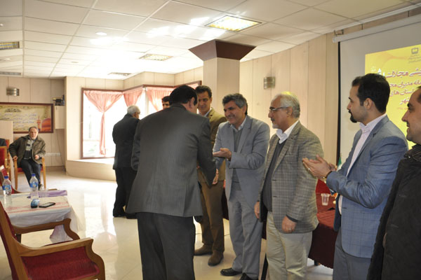 نشست هم‌اندیشی مجلات رشد با نمایندگان استان‌های بوشهر و یزد