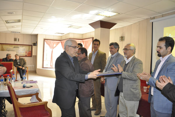 نشست هم‌اندیشی مجلات رشد با نمایندگان استان‌های بوشهر و یزد