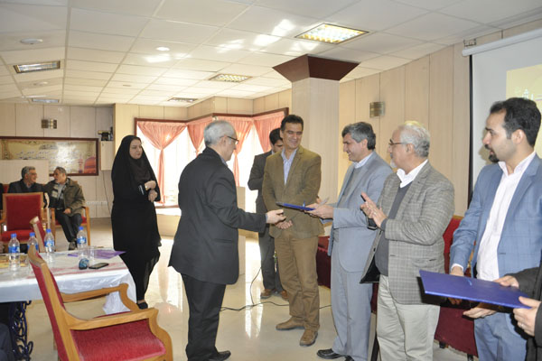 نشست هم‌اندیشی مجلات رشد با نمایندگان استان‌های بوشهر و یزد