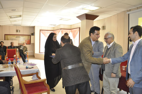 نشست هم‌اندیشی مجلات رشد با نمایندگان استان‌های بوشهر و یزد