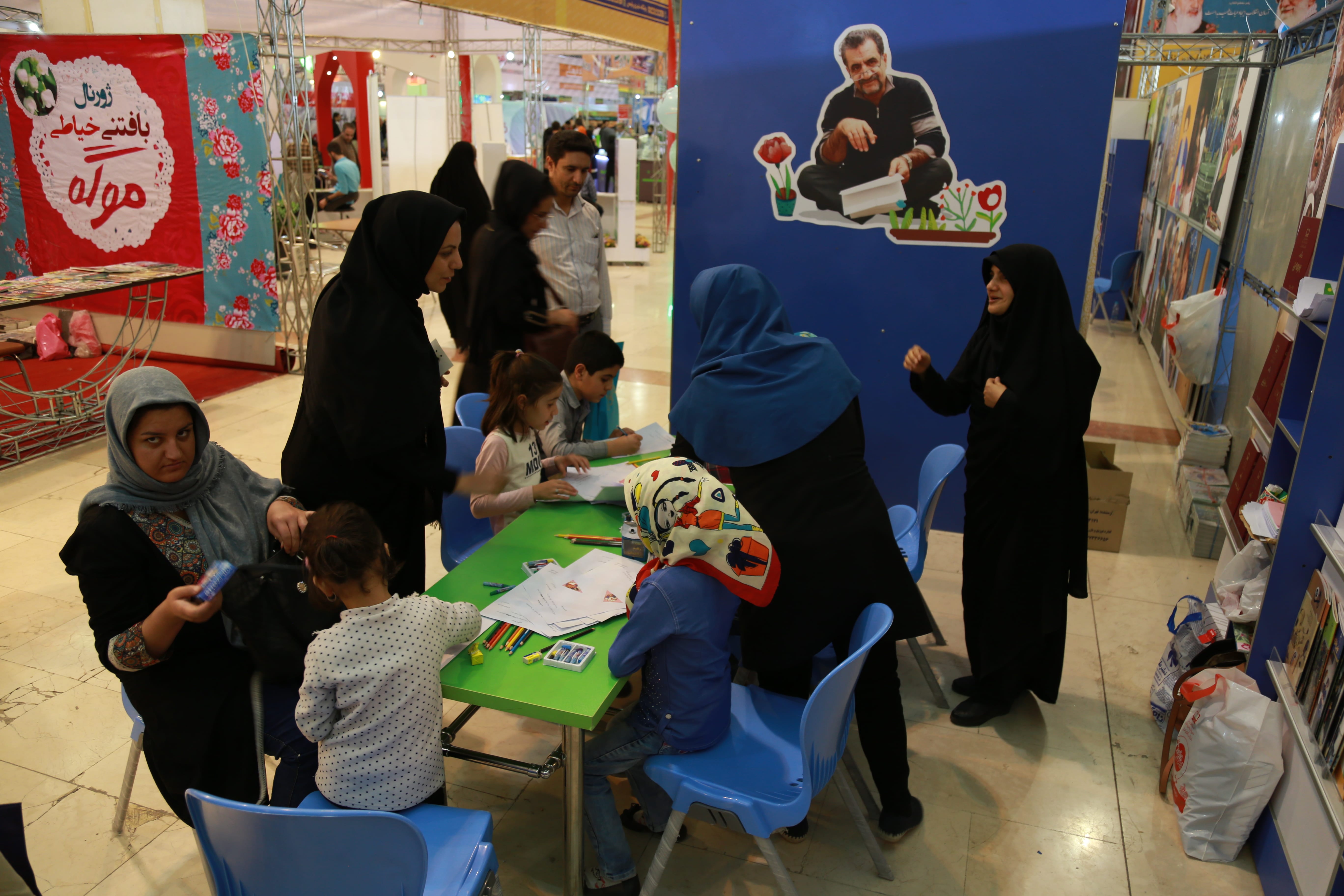 غرفه مجلات رشد در بیست‌و سومین نمایشگاه مطبوعات، آبان ۱۳۹۶