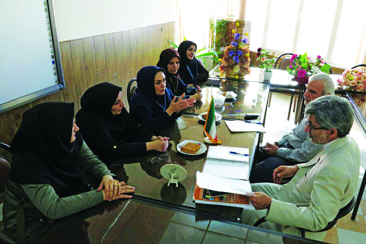 کتاب‌ های دوره آموزش متوسطه اول در بوته  نقد