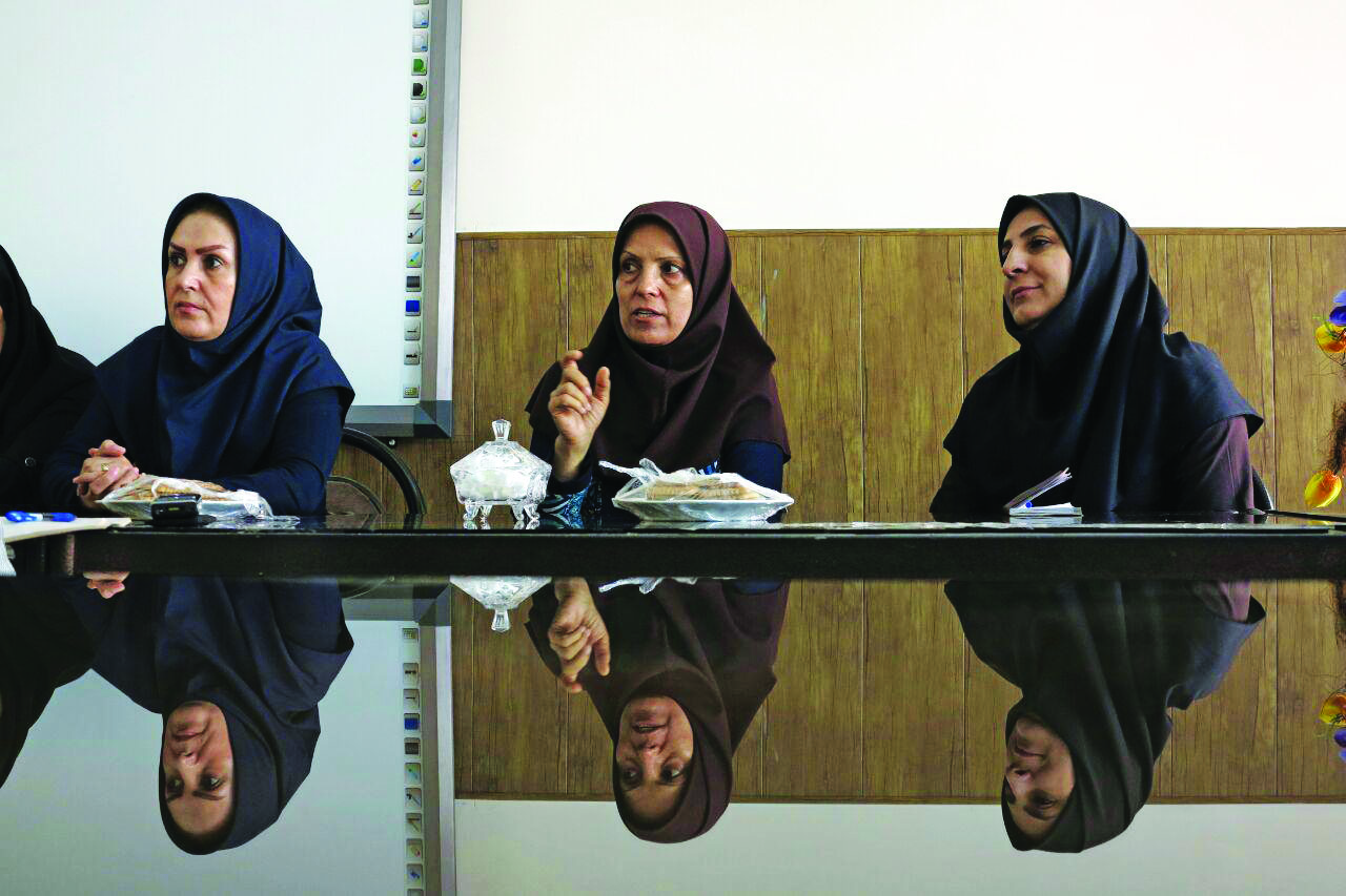 کتاب‌ های دوره آموزش متوسطه اول در بوته نقد