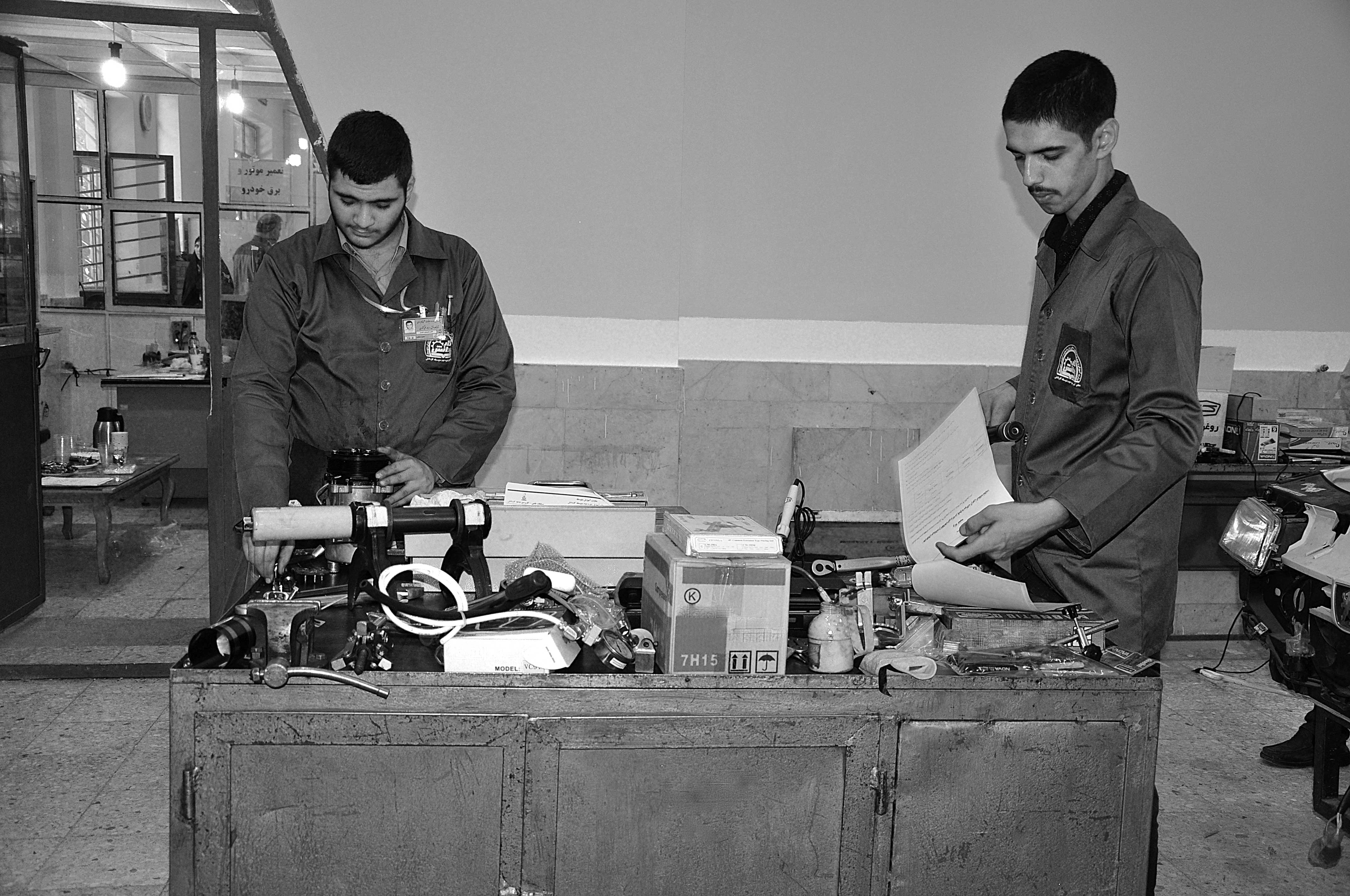 اقتصاد مقاومتی و ضرورت توسعه آموزش‌ های فنی