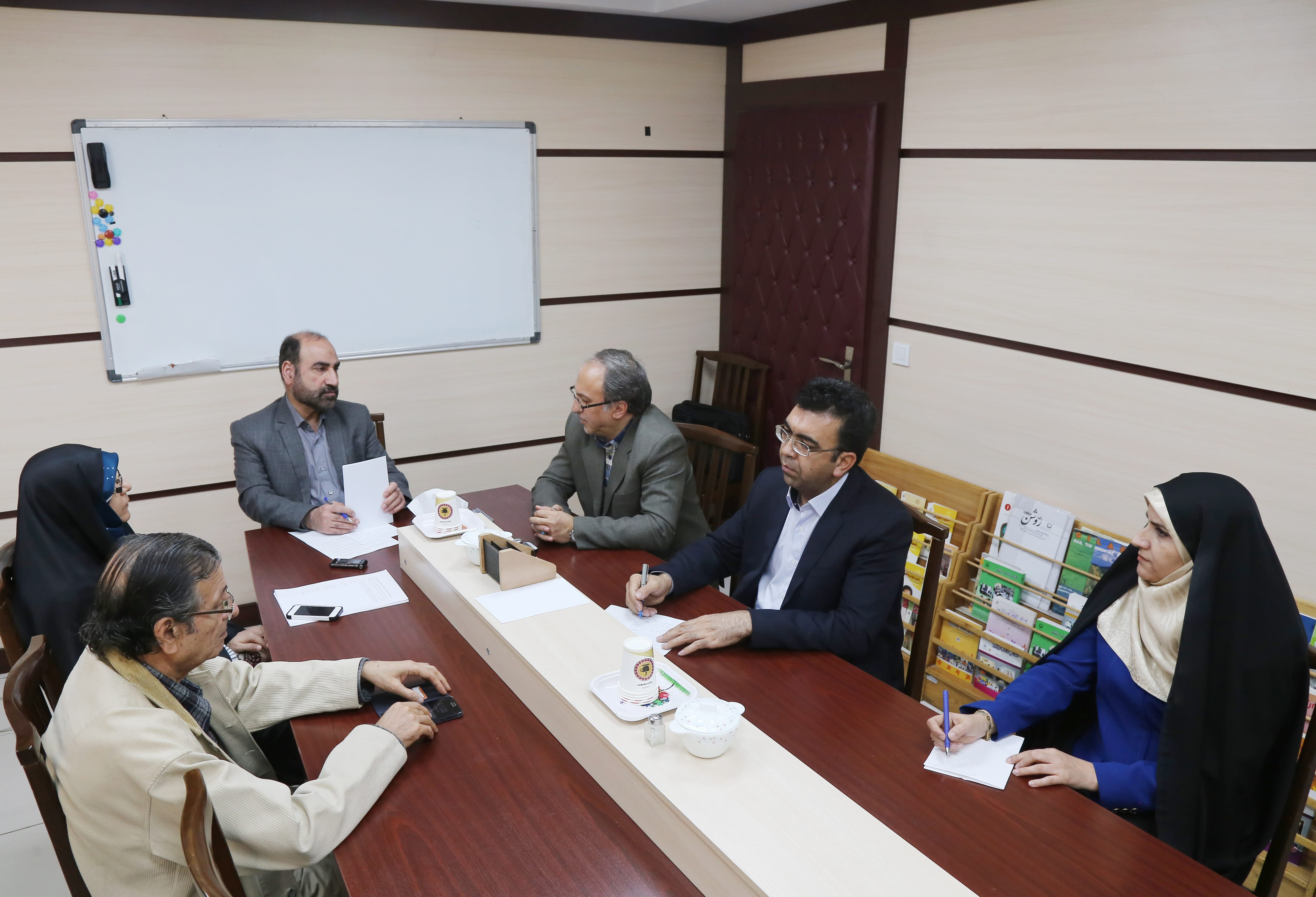 نشست با مؤلفان کتب درسی ادبیات پایه دوازدهم