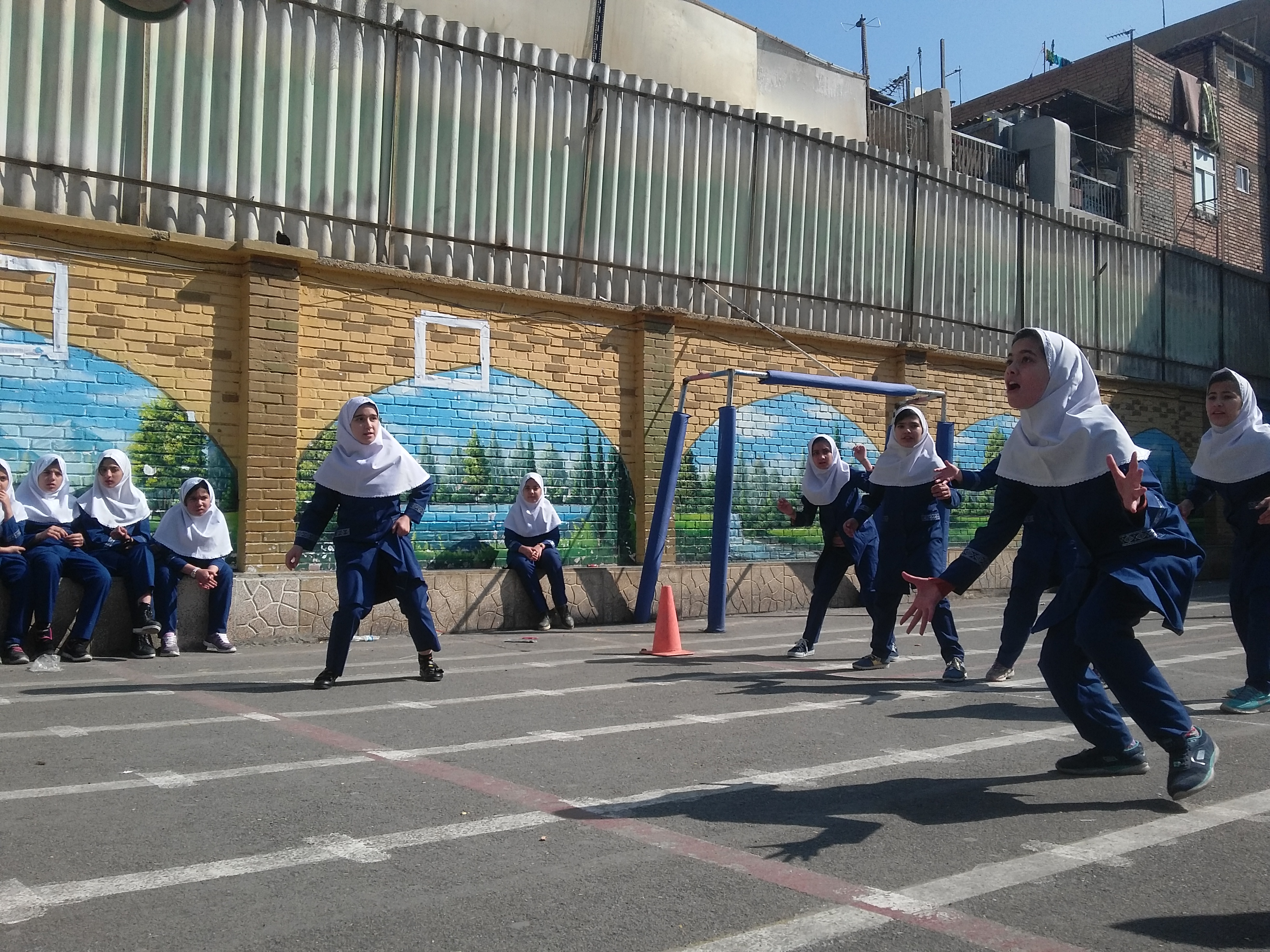 بررسی میزان افسردگی و رابطه آن با ورزش در دختران