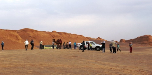 کلاه از سر برداشتیم به احترام کویر