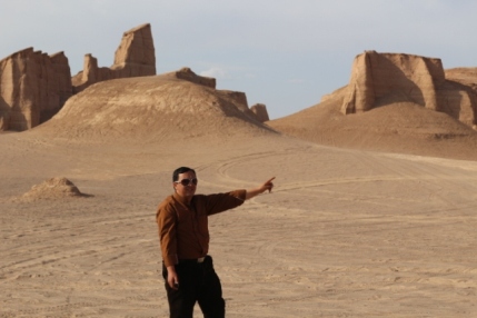 کلاه از سر برداشتیم به احترام کویر