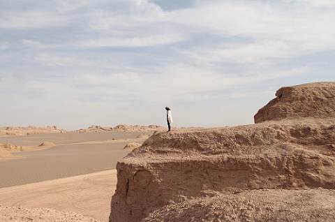 کلاه از سر برداشتیم به احترام کویر