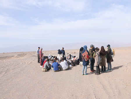 کلاه از سر برداشتیم به احترام کویر