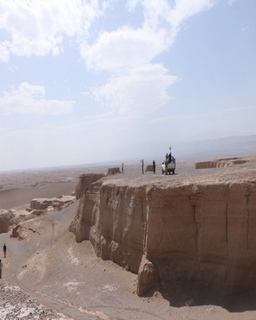 کلاه از سر برداشتیم به احترام کویر