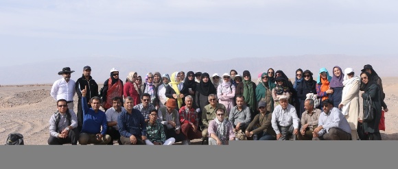 کلاه از سر برداشتیم به احترام کویر