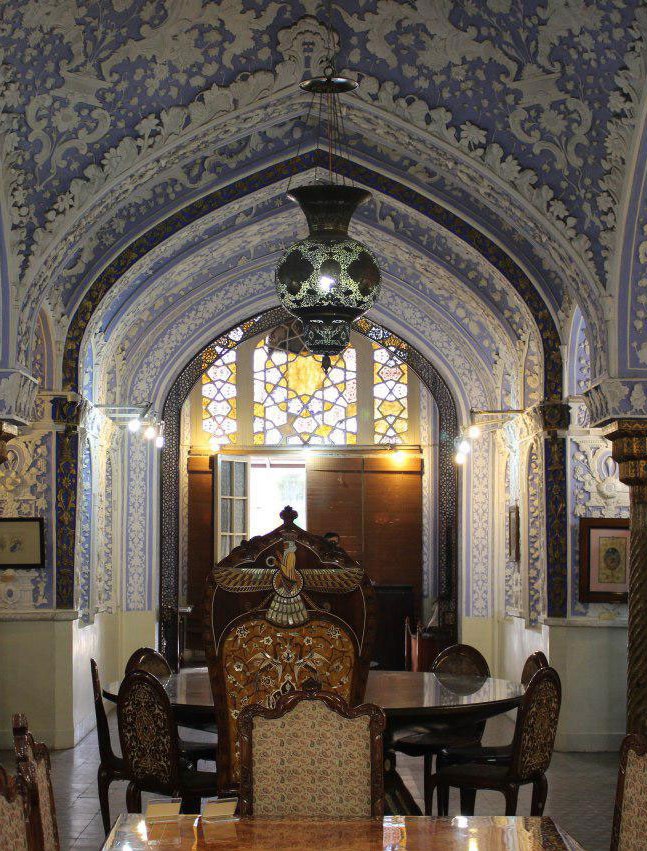 نخستین مرکز رسمی آموزش هنرهای سنتی در دوره معاصر