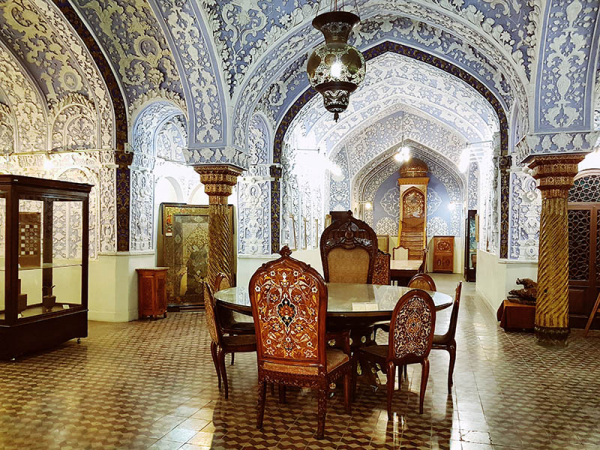 نخستین مرکز رسمی آموزش هنرهای سنتی در دوره معاصر