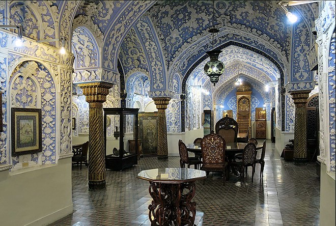 نخستین مرکز رسمی آموزش هنرهای سنتی در دوره معاصر