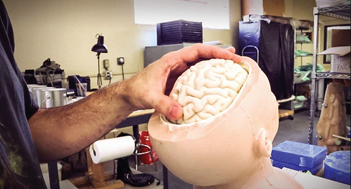 دنیایی که هست اما نیست