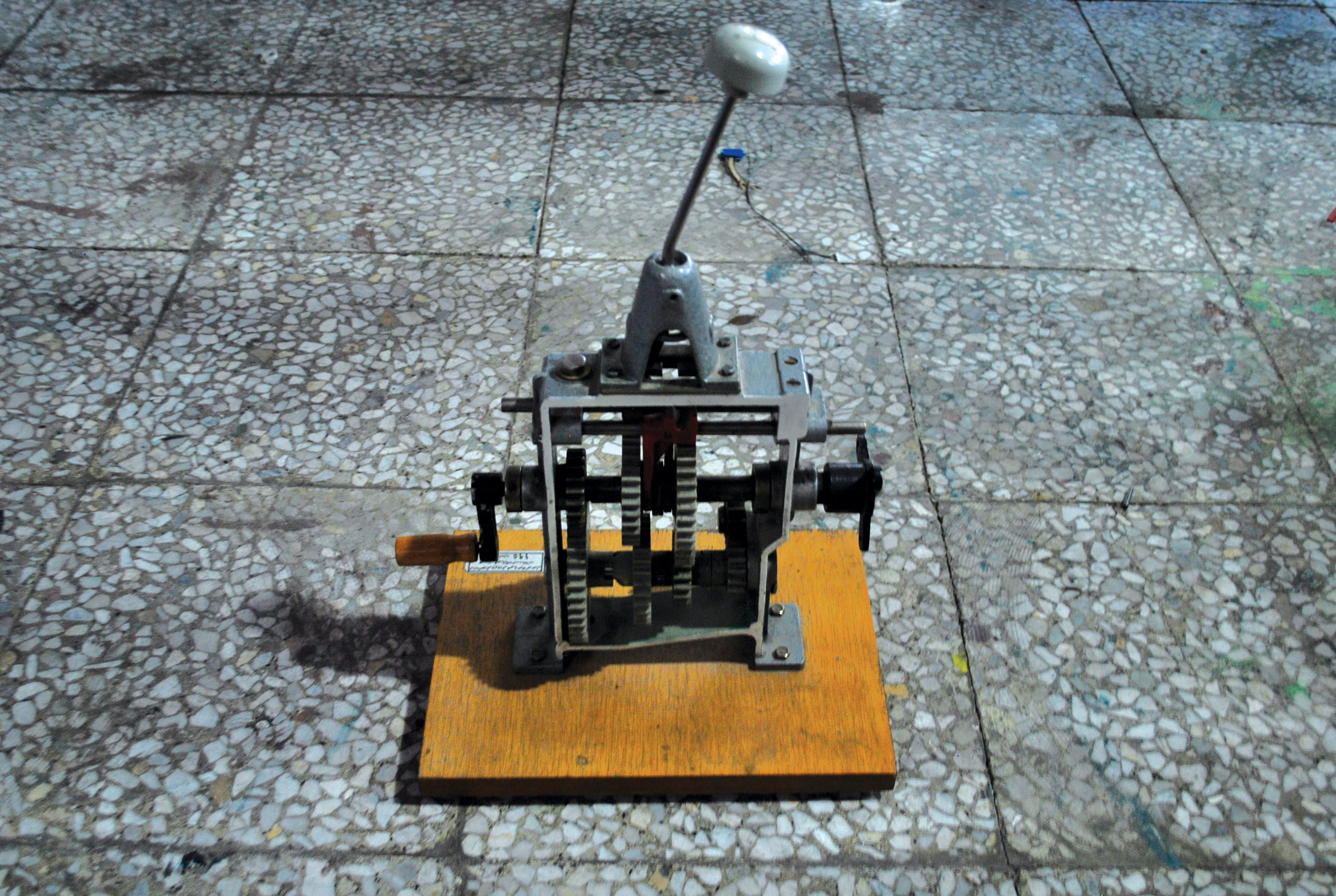 دنیایی که هست اما نیست