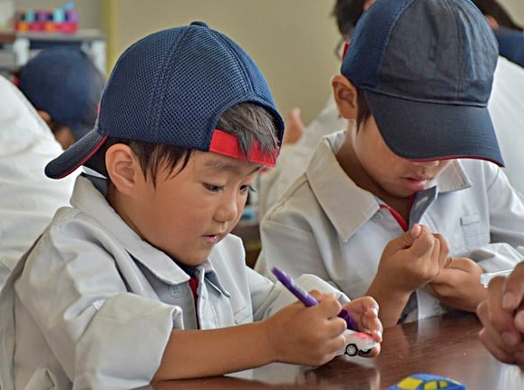 نمونه هایی از همکاری صنایع و مدارس