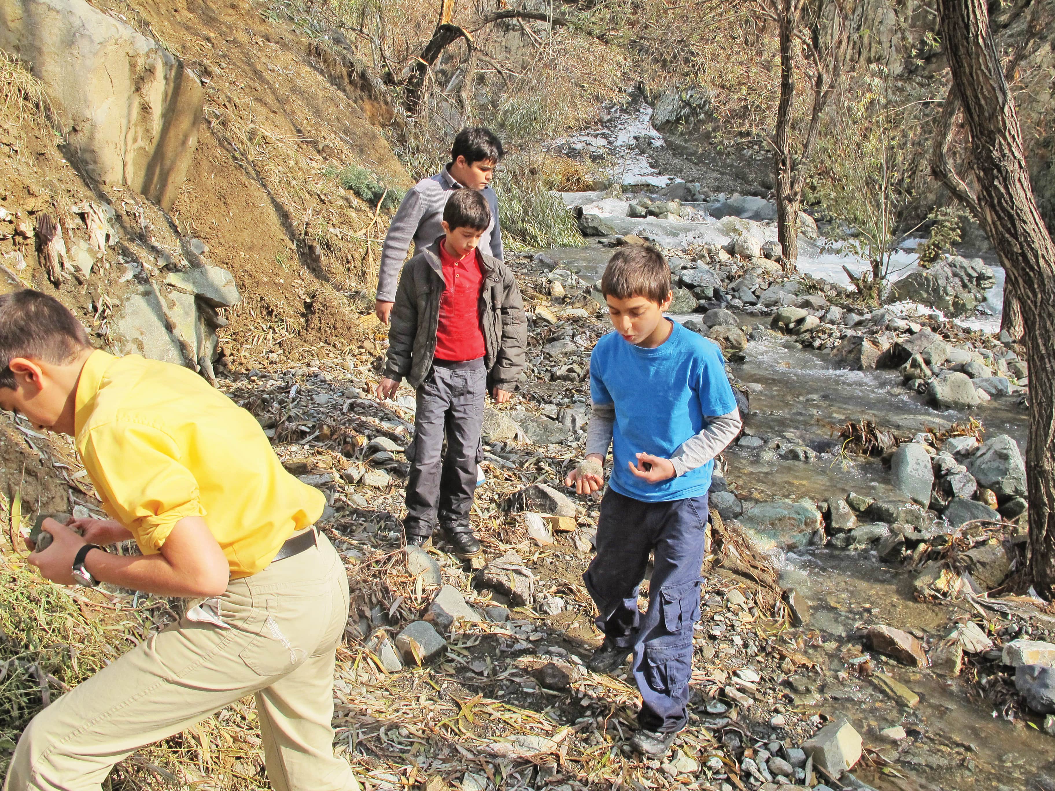 ما تاریخ را خوردیم: یک طرح درس نمونه مبتنی بر اردو