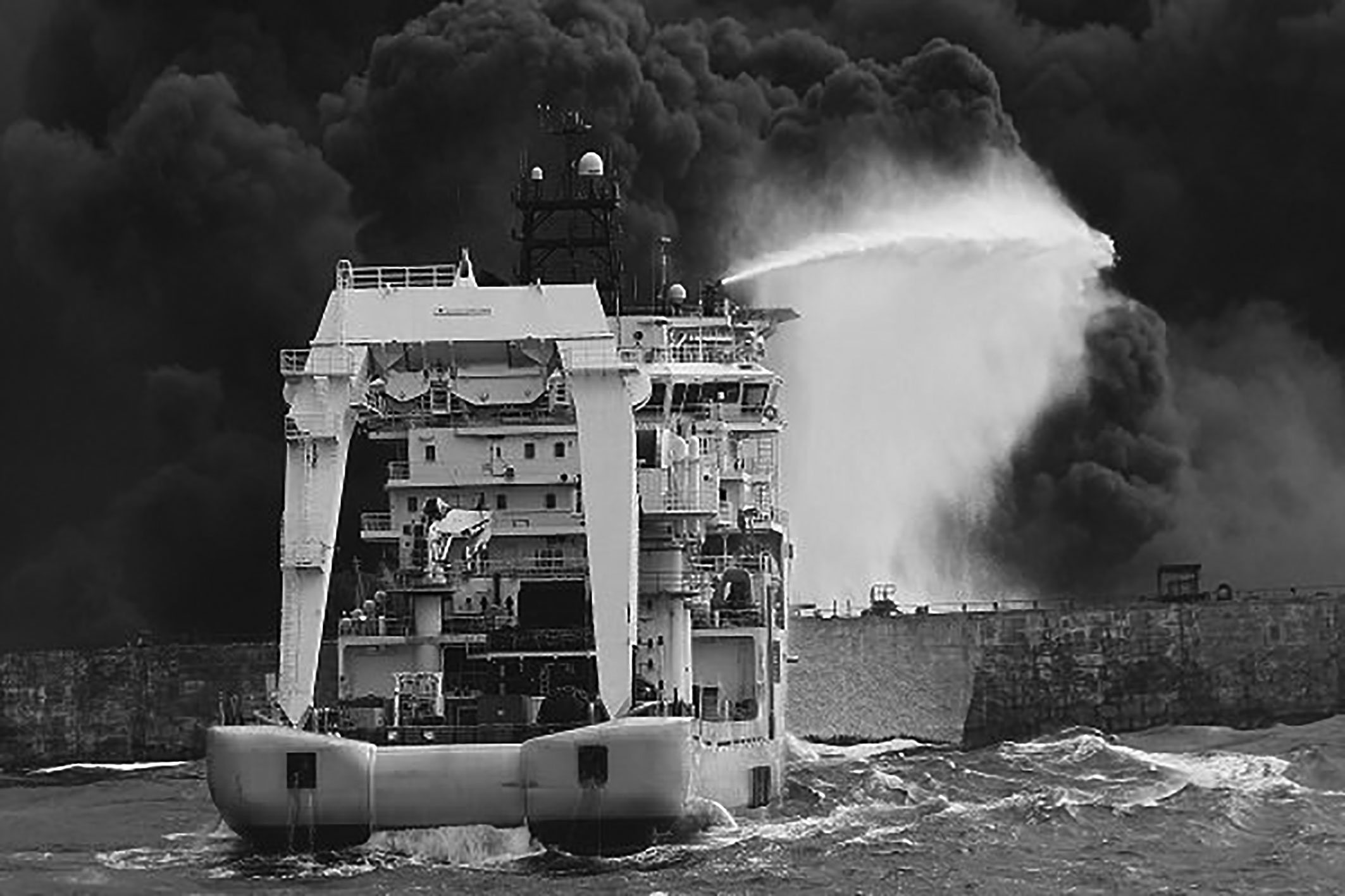 اطفای حریق کشتی سانچی