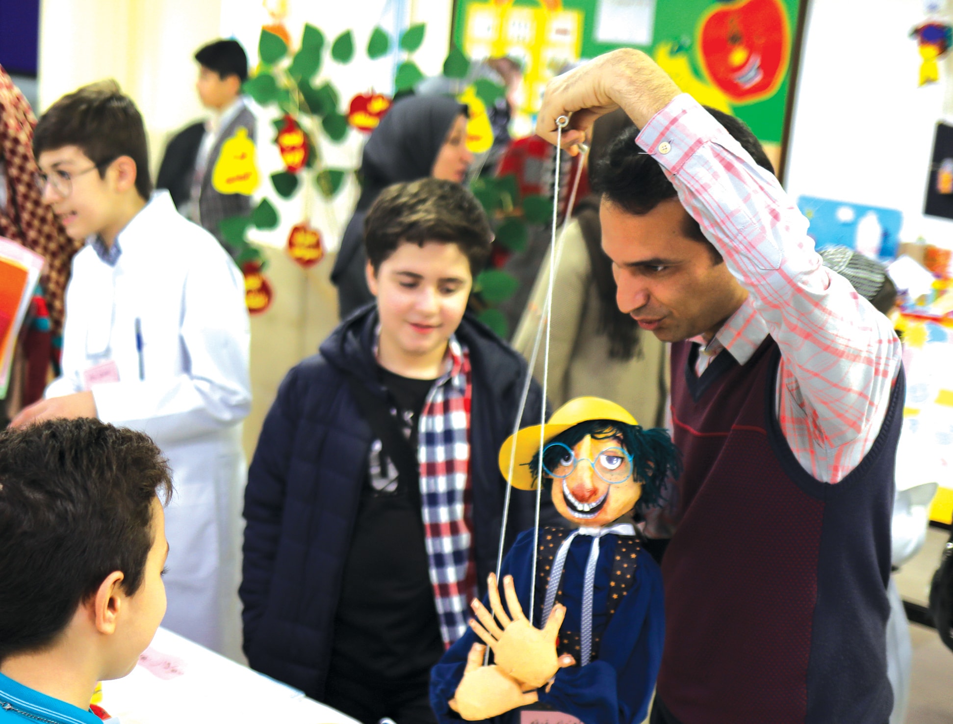 جشنواره دانش‌آموزان دوره ابتدایی مجتمع آموزشی دکتر هشترودی