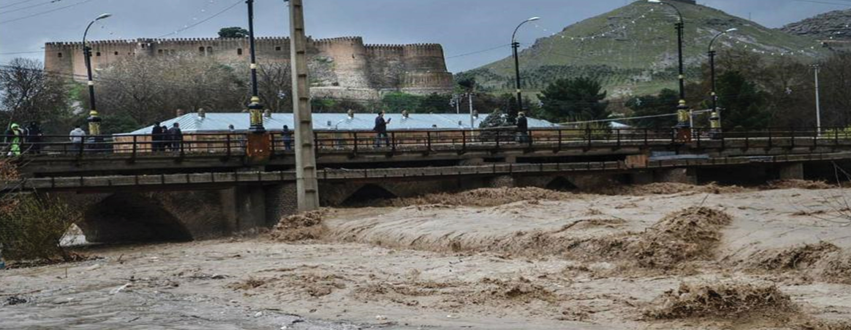 تصویر ۱. سیلاب‌های مخرب شهر خرم‌آباد (فروردین ۹۸)