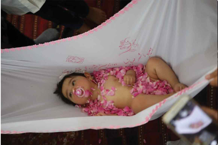 آیین گل غلتان