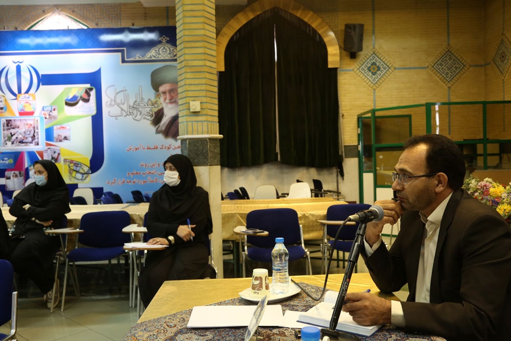 جلسه هم‌اندیشی کارشناسان مجلات رشد با مدیرکل دفتر انتشارات و فناوری آموزشی