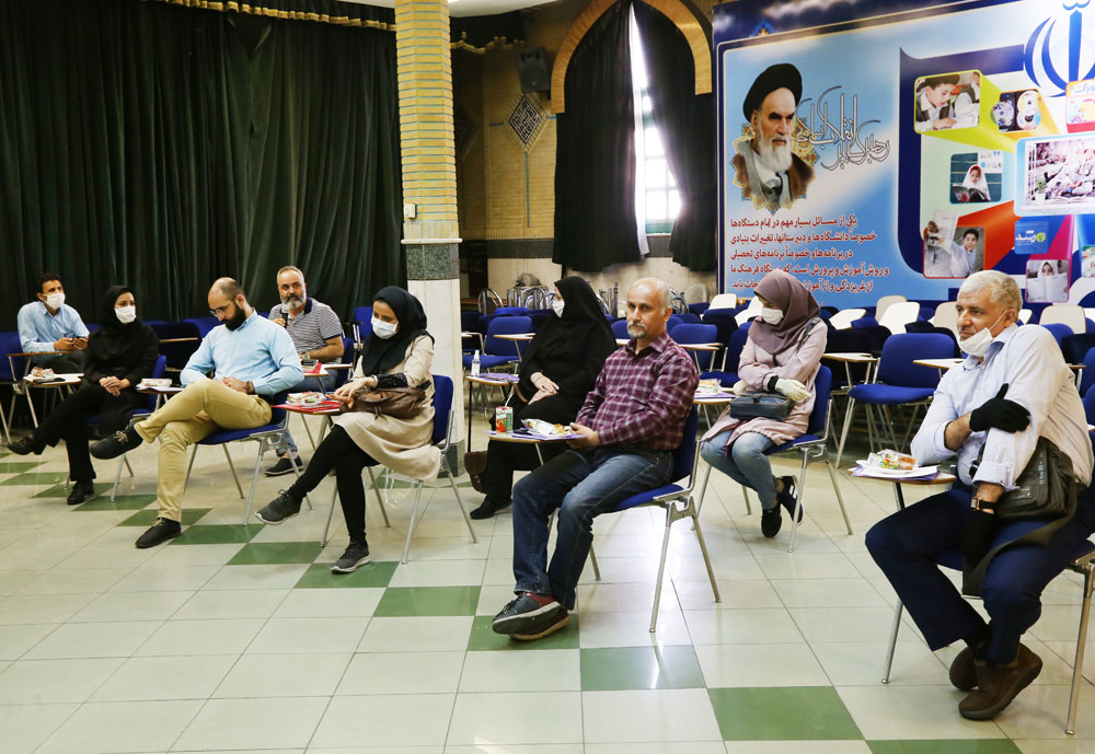 جلسه تخصصی و کارشناسی گرافیک مجلات رشد