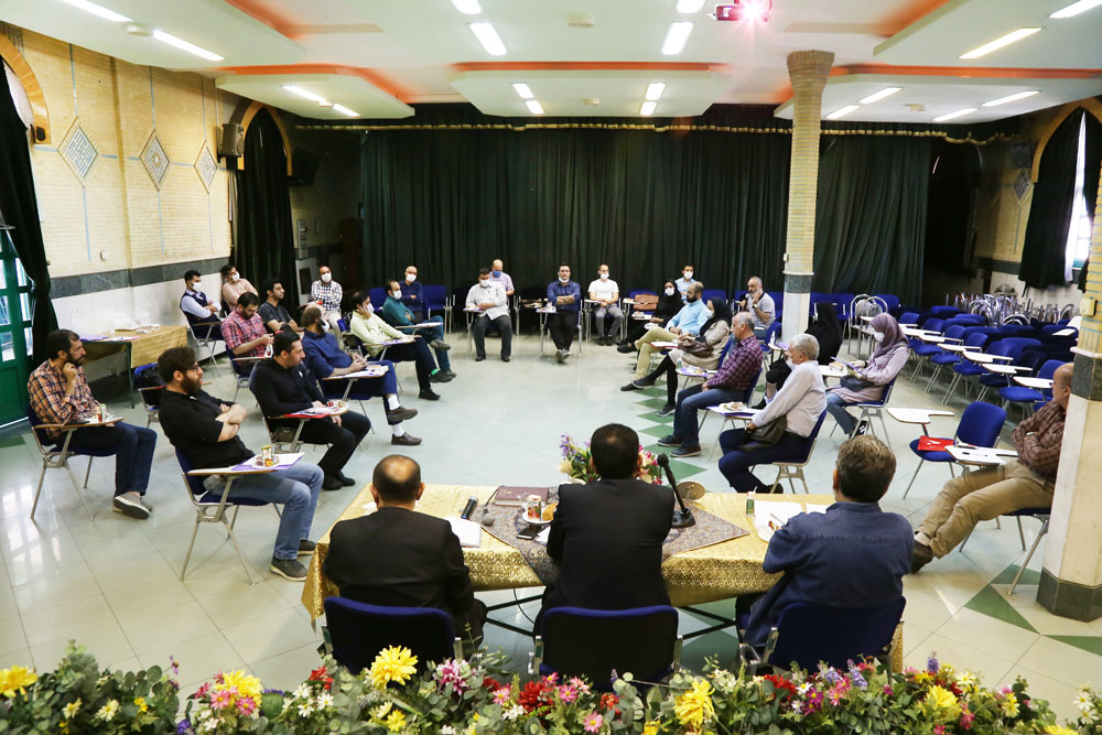 جلسه تخصصی و کارشناسی گرافیک مجلات رشد