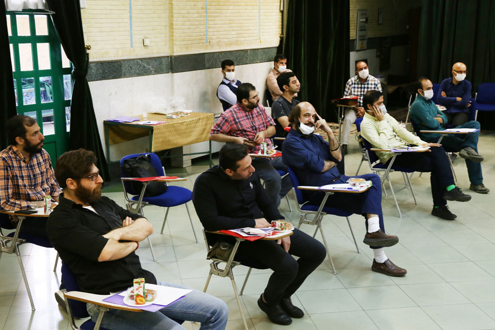 جلسه تخصصی و کارشناسی گرافیک مجلات رشد