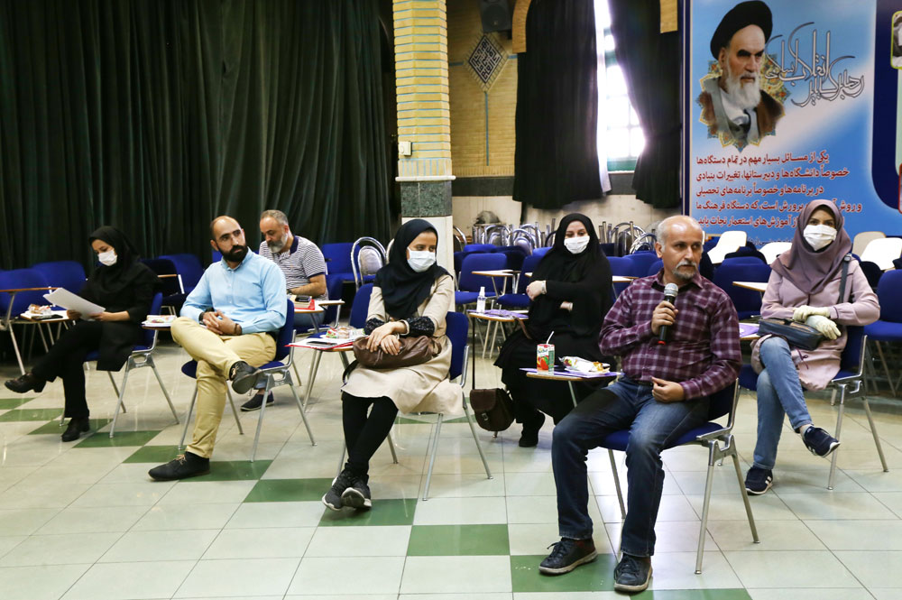 جلسه تخصصی و کارشناسی گرافیک مجلات رشد