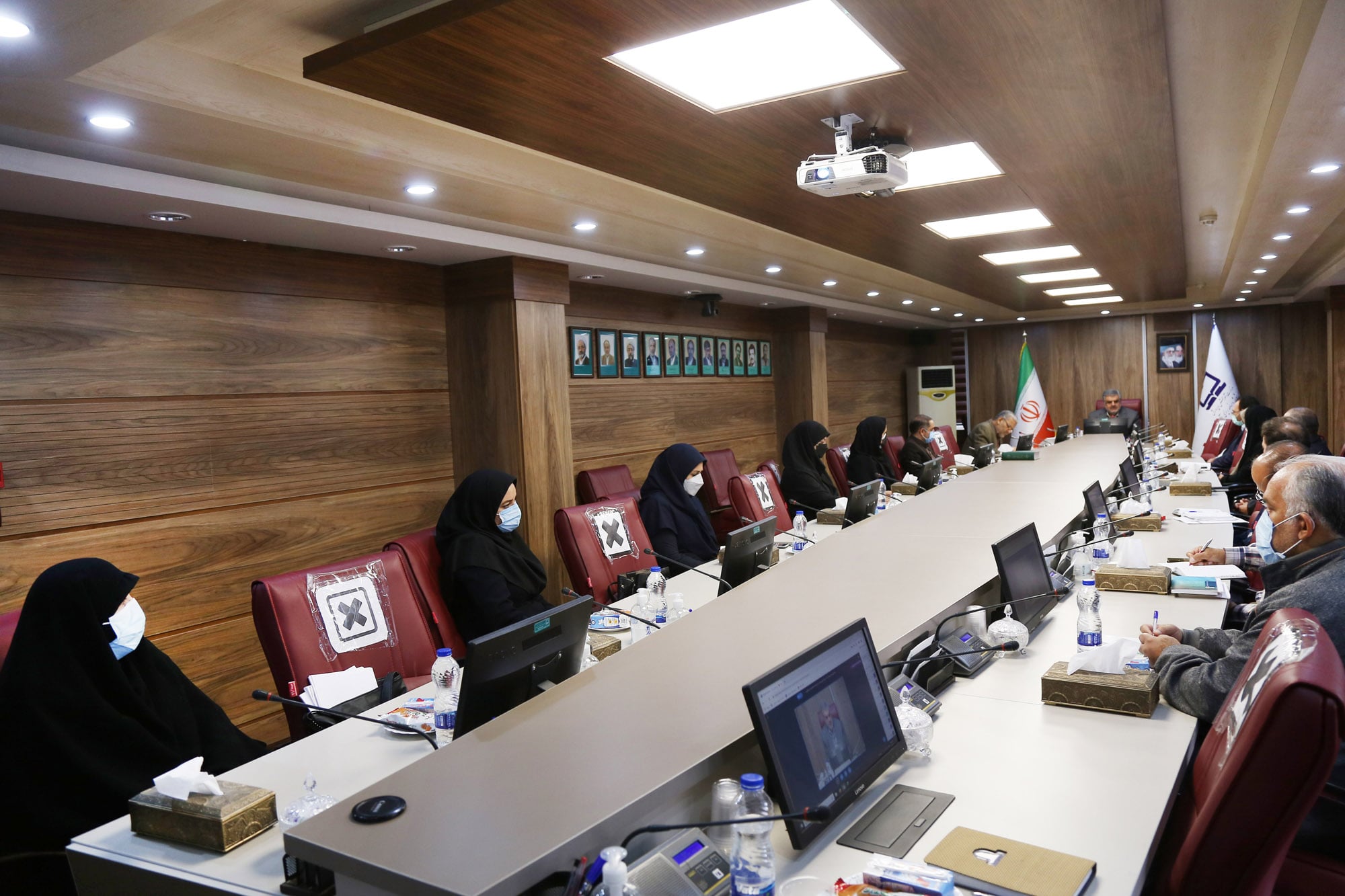 نشست جهت‌گیری محتوایی مجلات رشد با رویکرد تحولی و متناسب سازی آن با بسته‌های تربیت و یادگیری