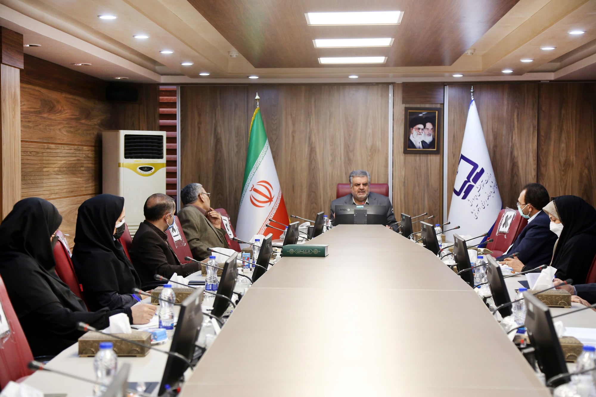 نشست جهت‌گیری محتوایی مجلات رشد با رویکرد تحولی و متناسب سازی آن با بسته‌های تربیت و یادگیری