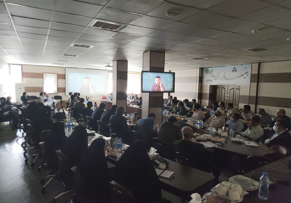 بیستمین گردهمایی سراسری معاونان و نمایندگان نشریات رشد استان‌ها مقدس