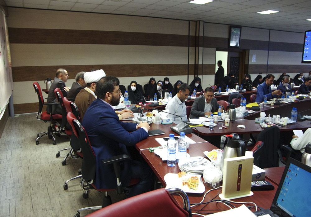 بیستمین گردهمایی سراسری معاونان و نمایندگان نشریات رشد استان‌ها مقدس