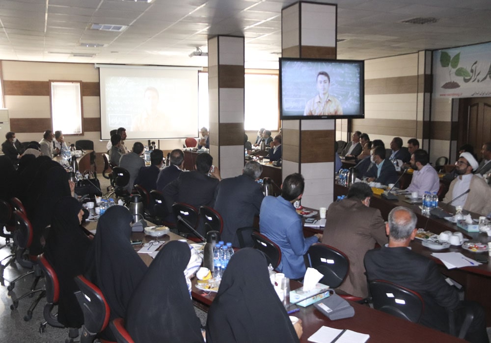 بیستمین گردهمایی سراسری معاونان و نمایندگان نشریات رشد استان‌ها مقدس